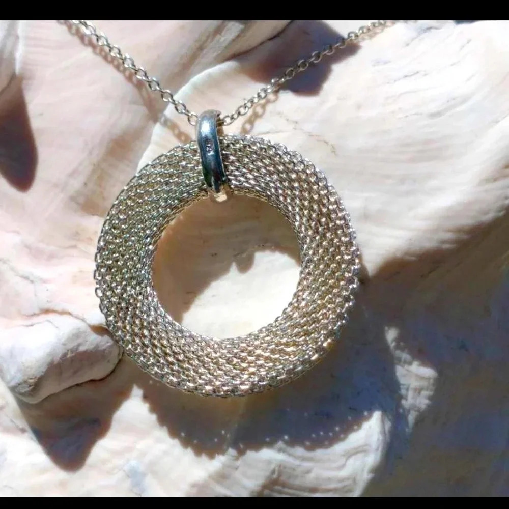 VINTAGE STERLING MESH DONUT SHAPED PENDANT ON 18” CHAIN W BRACELET AND R… - Picture 3 of 15